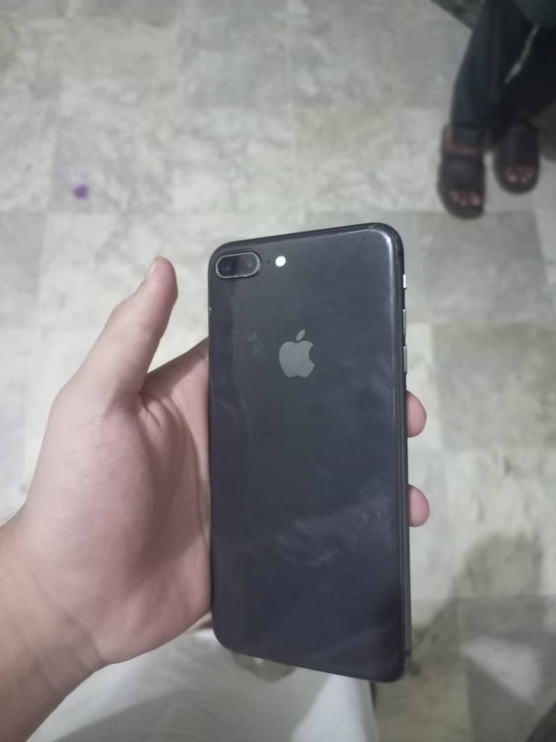 Apple iPhone 8 Plus 5