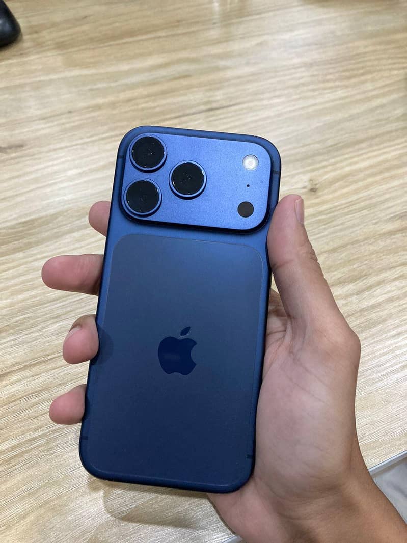 Apple iPhone 17 Pro 0