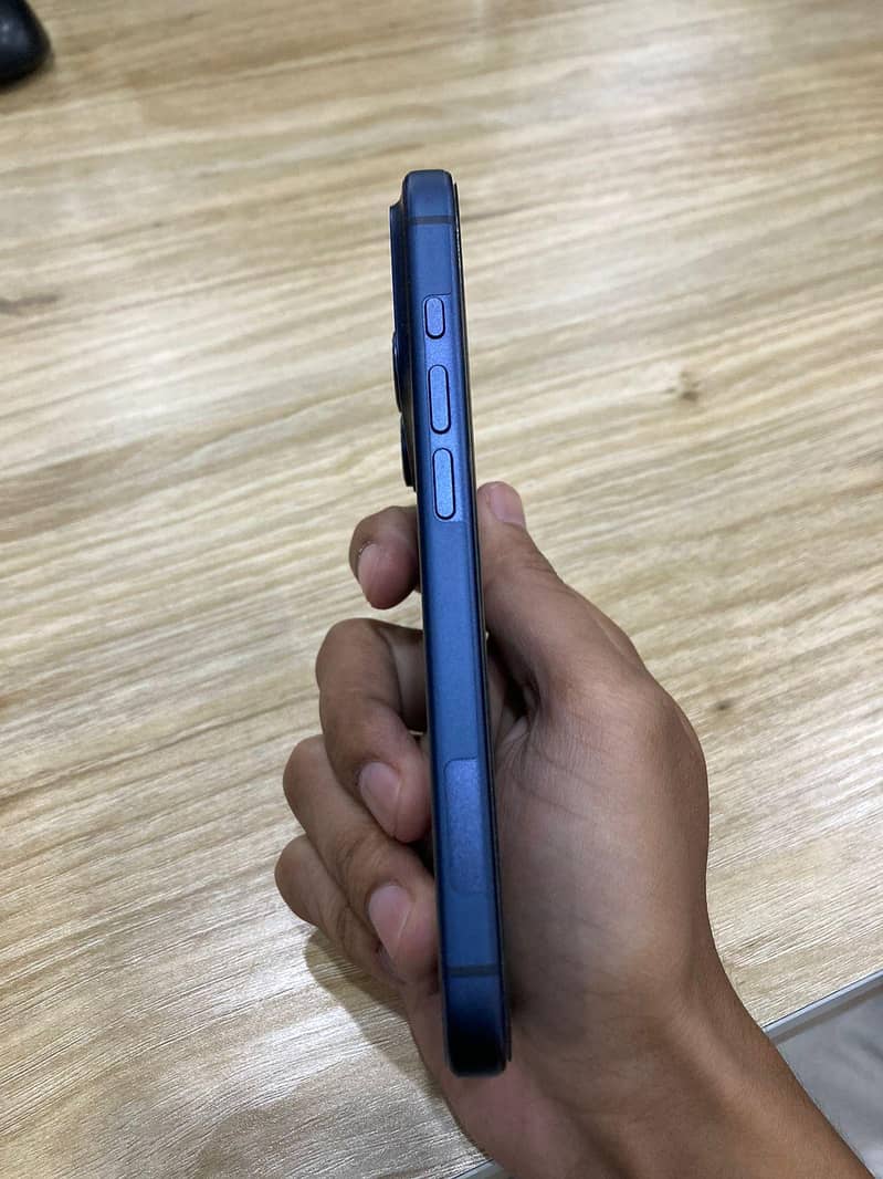Apple iPhone 17 Pro 4