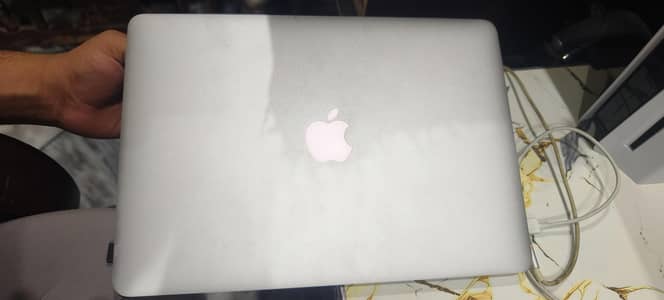 MacBook air 2011 (Dead for parts)
