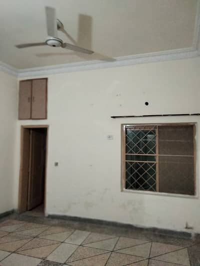 MIAN ESTATE OFFERS CHIPS FLOORING 5 MARLA LOWER PORTION AVAILABLE FOR RENT FOR SMART FAMILY