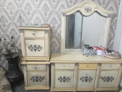 dressing and side tables