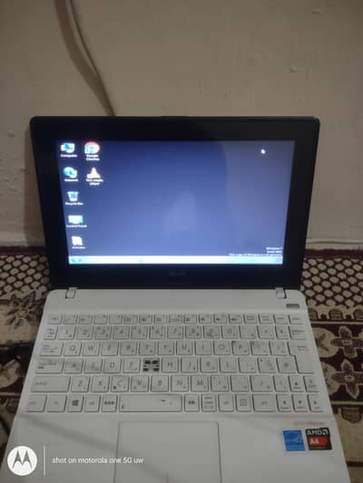 Asus X102BA 2GB Ram 80GB Rom touch screen all ok no fault 8/10