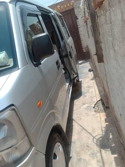 Suzuki Every 2012