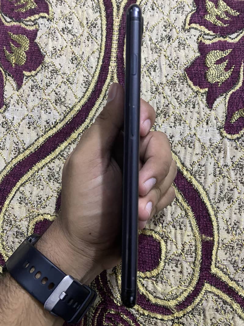 Apple iPhone 7 Plus 5