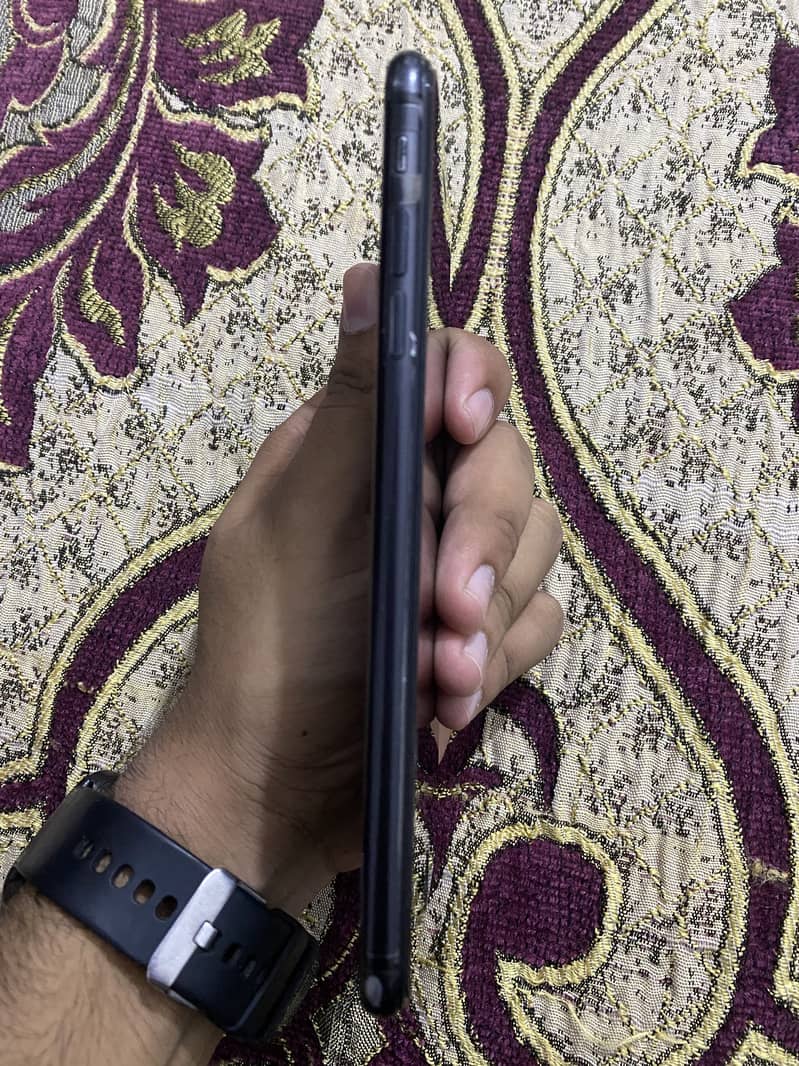 Apple iPhone 7 Plus 6