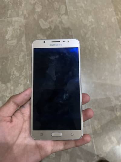 Samsung Mobile J7