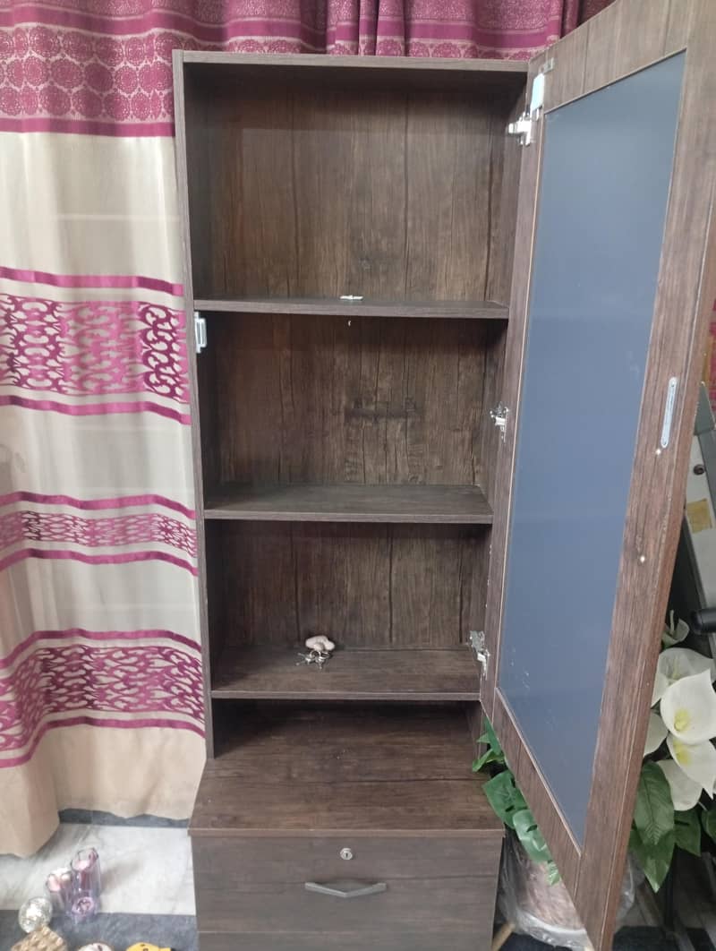 DRESSING TABLE WITH CABNIETS 1