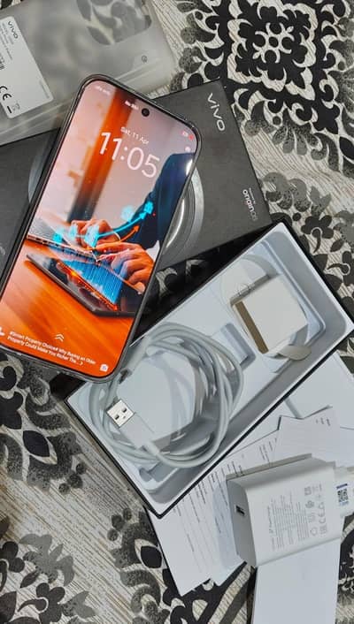 Vivo V70 5g 12/512 complete box urgent sale wtp no 0329=8963598