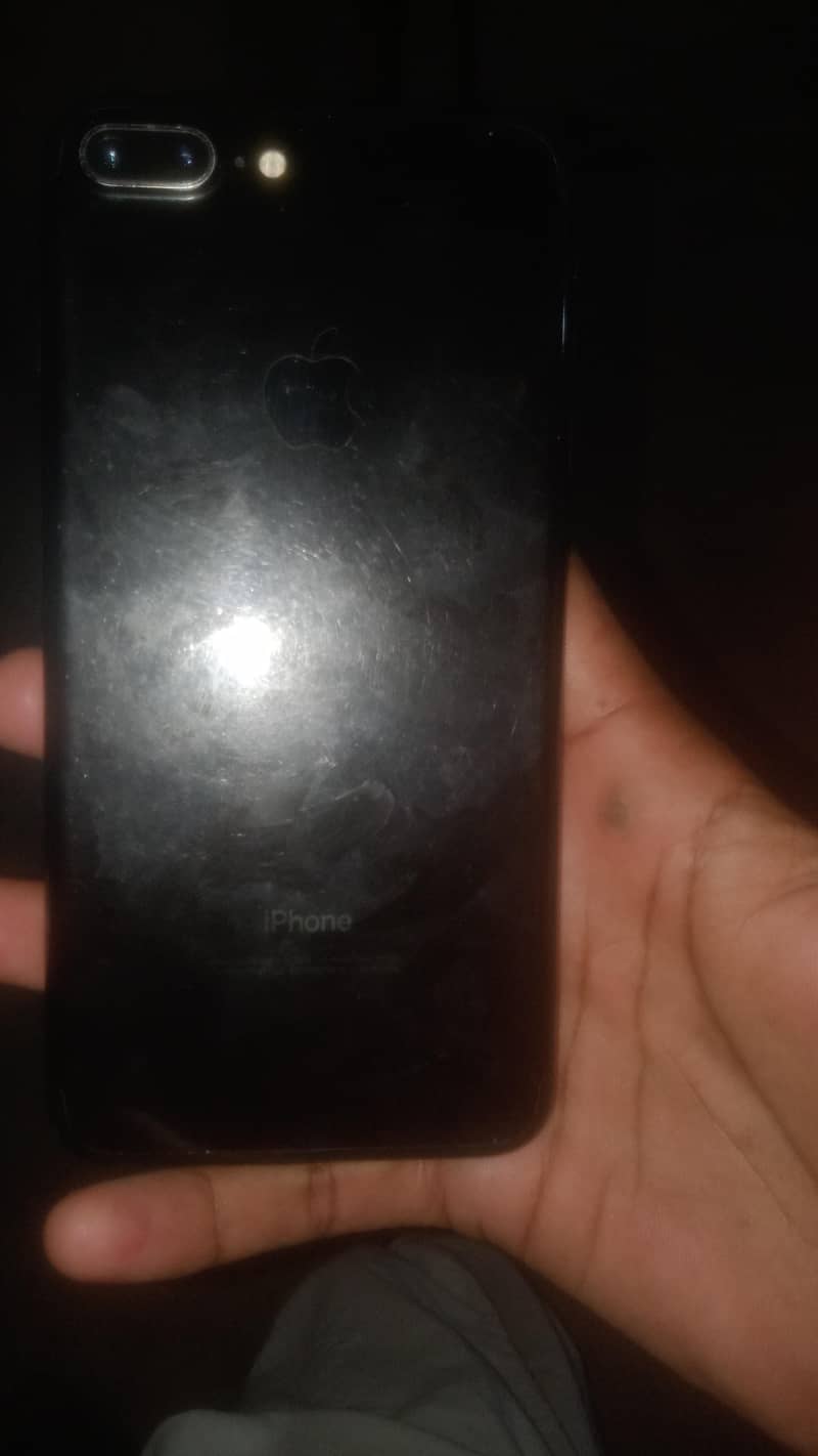 Apple iPhone 7 Plus 2
