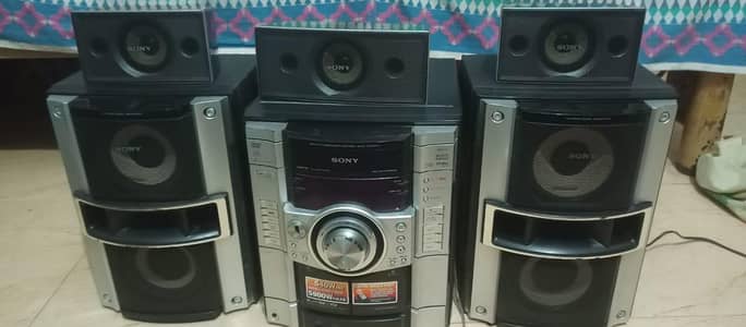 Sony home theatre Pro logic set 5900 watts