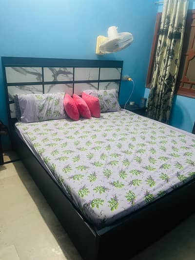 king size bed with dressing table
