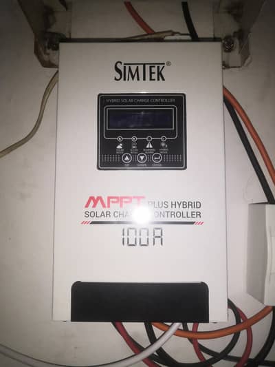 Simtek 100A MPPT Plus Hybrid Solar Charge Controller 12V/24V