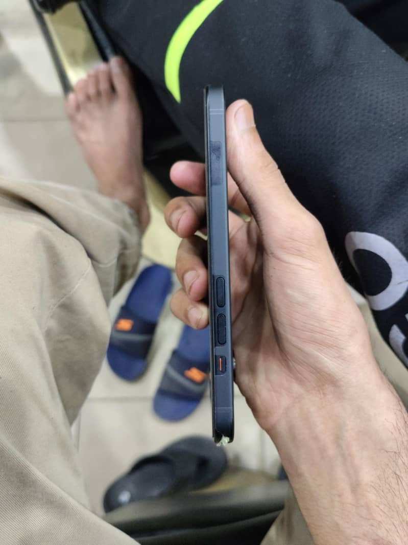 Apple iPhone 15 3