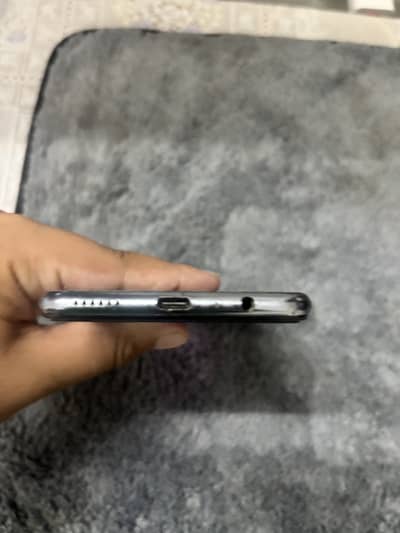 Vivo Y73 good condition urgent sale 03319556601
