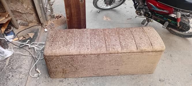 storage sethi in good condition