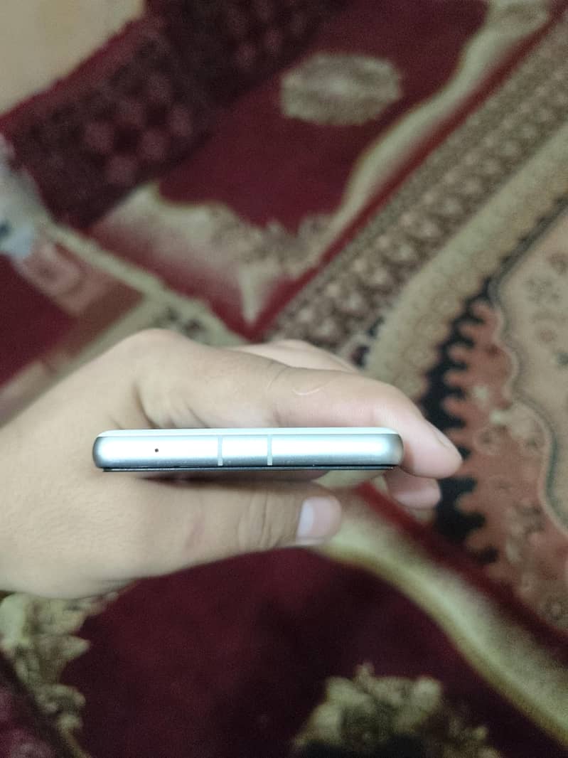 Google Pixel 7a 2
