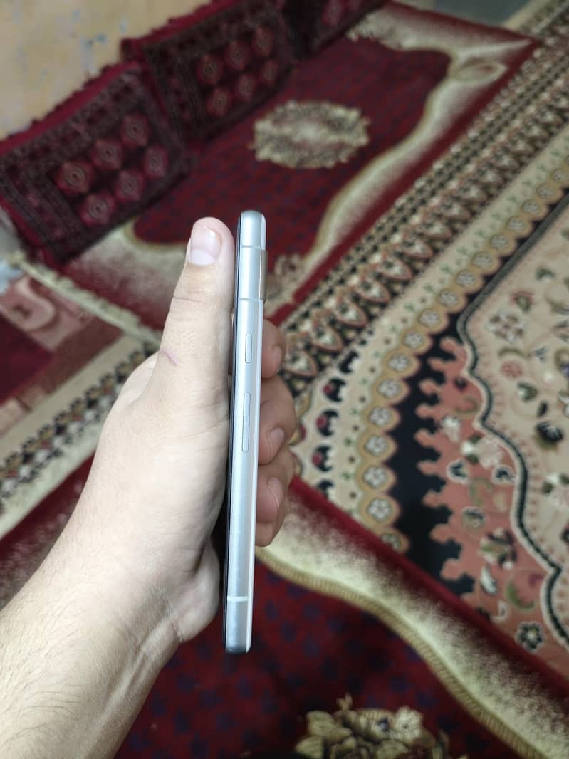 Google Pixel 7a 5