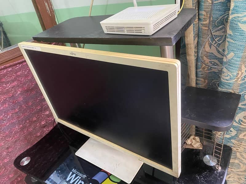 computer Table 1