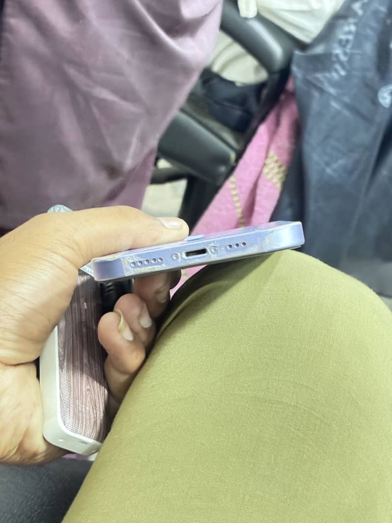 Apple iPhone 12 1