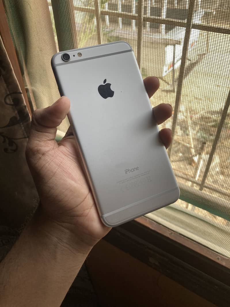 Apple iPhone 6 Plus 0