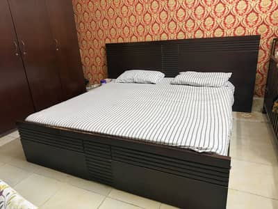 Habitt Luxury Wooden Bed Set with Dressing Table & Wardrobe