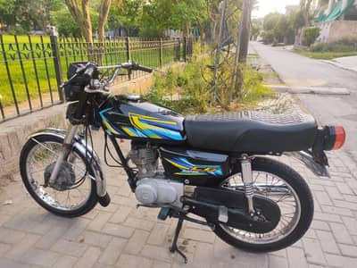 2010 MODEL CONVERT 26 FULLY NEW CONDITION WhatsApp number 923264303235
