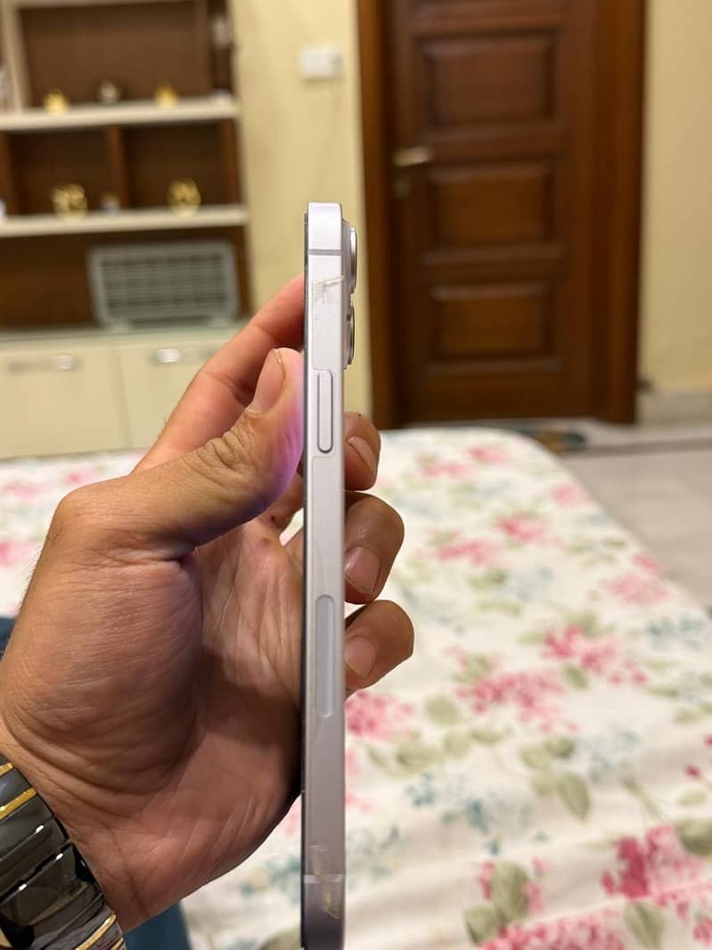 Apple iPhone 14 plus 3