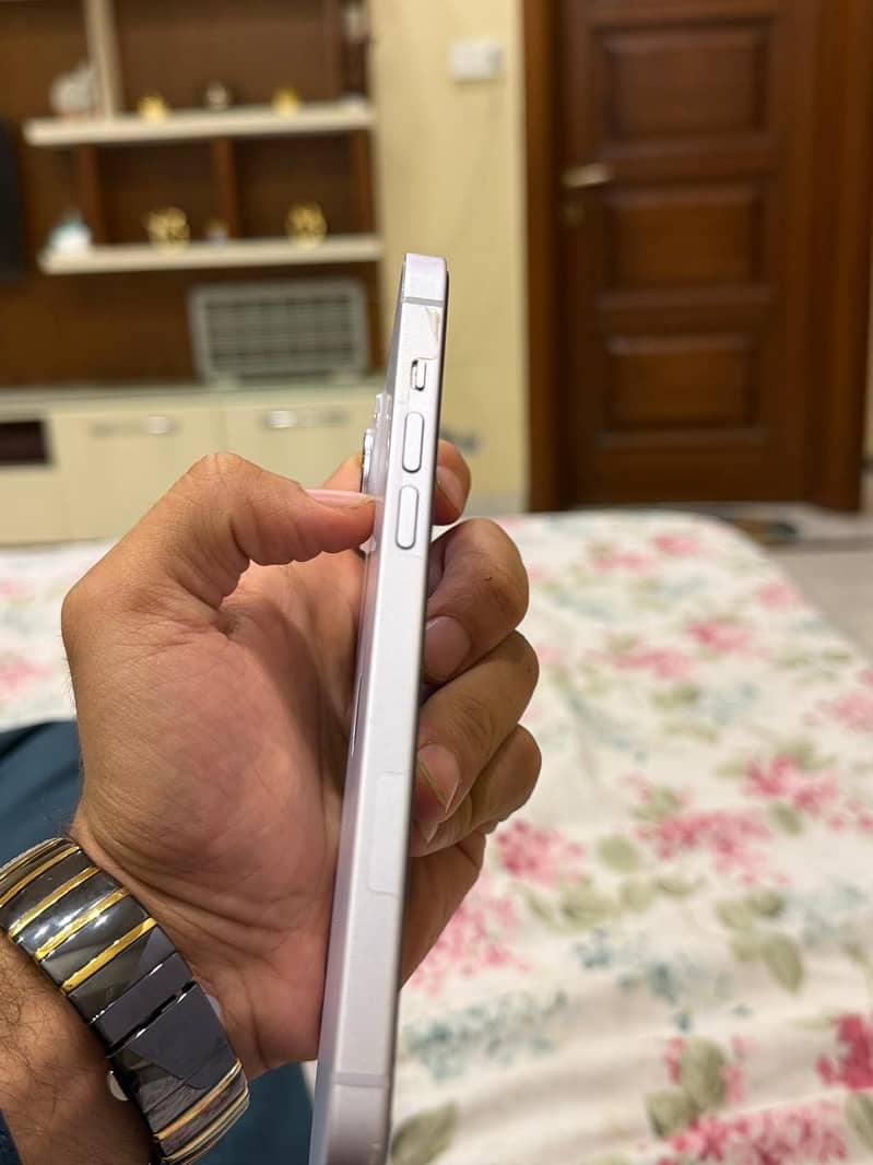 Apple iPhone 14 plus 4