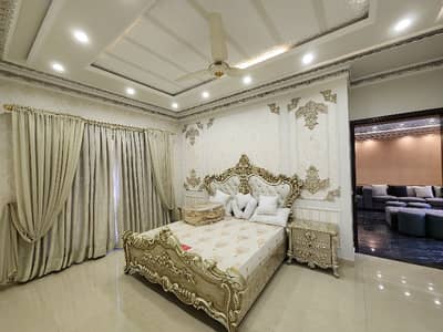 FURNISHED EXOTIC ROOM AVAILABLE FOR RENT IN JOHAR TOWN WITH EXCLUSIVE ACCESSARIES