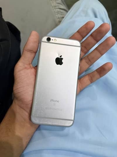 Apple iPhone 6S (0/3/0/0/8/0/5/5/0/7/1)