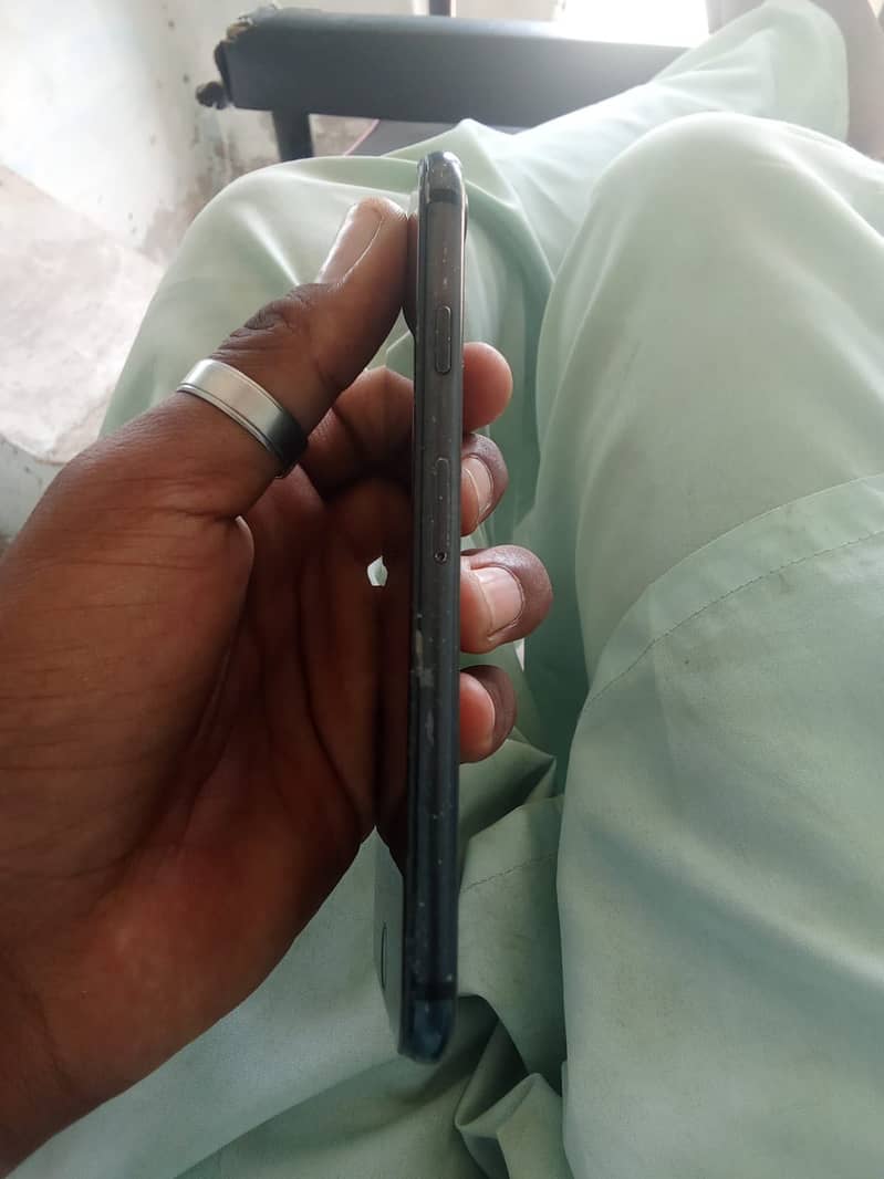 iPhone 7 3