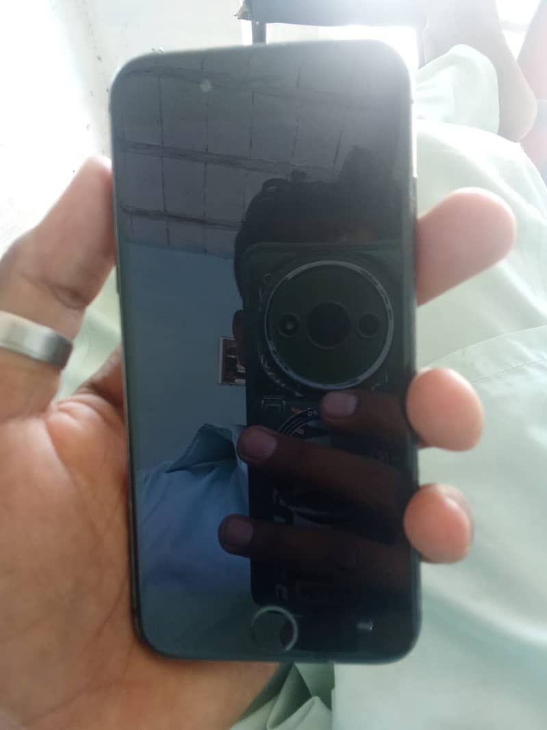 iPhone 7 4