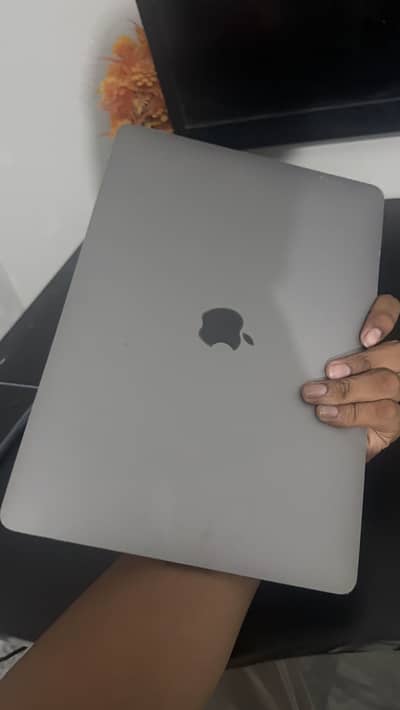 MacBook Air M1 2020 – 16GB RAM / 256GB SSD – Space Gray