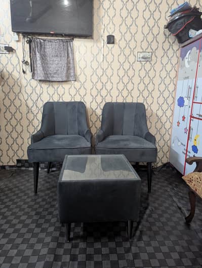 Room chairs with table available for sale