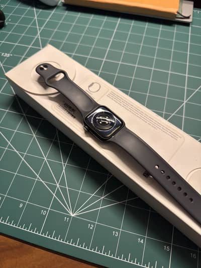 Apple watch series 7 41mm (urgent sale)