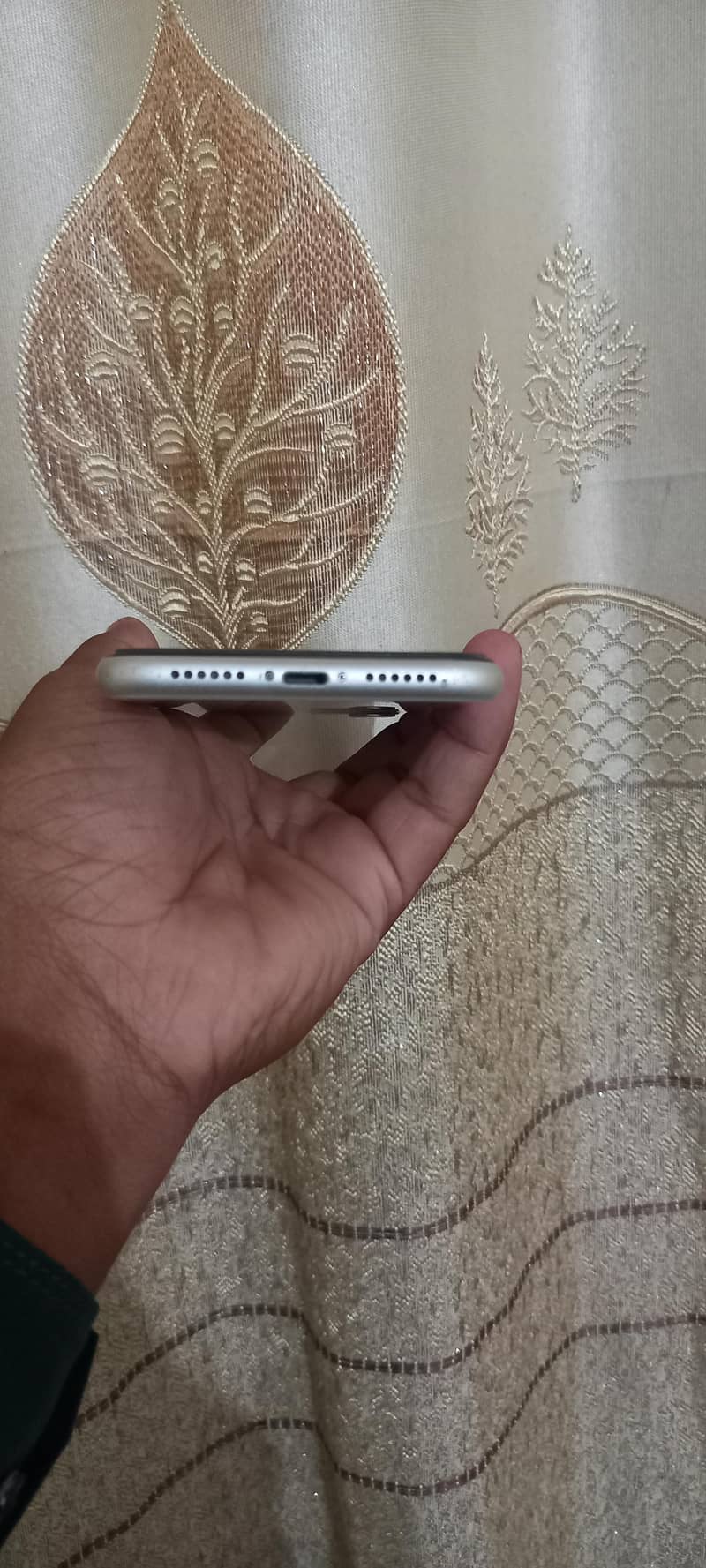 Apple iPhone 11 4