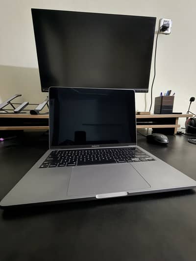 Apple M1 Macbook Pro