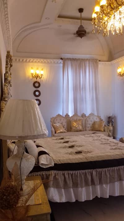 1kanal House fully furnished,corner House for Sale