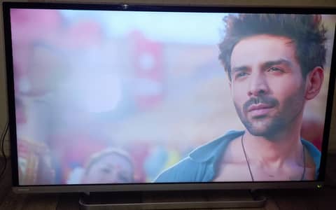 TOSHIBA 42" INCH LED TV ANDROID