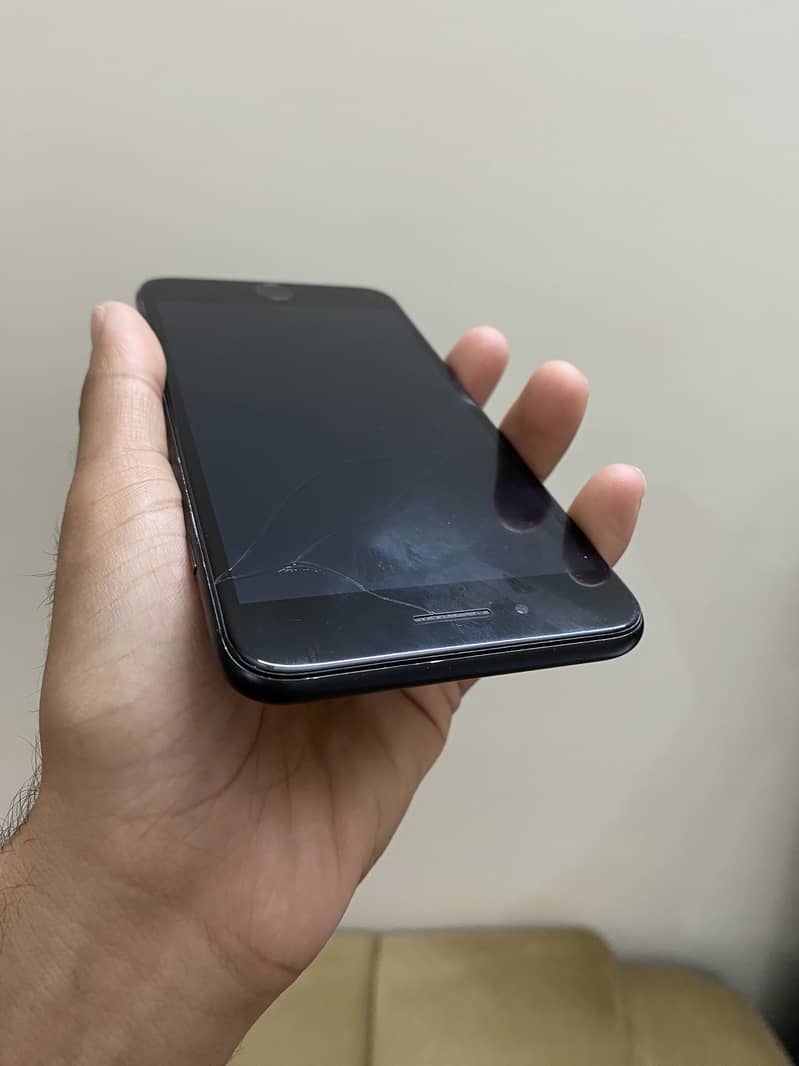 Apple iPhone 7 Plus 1