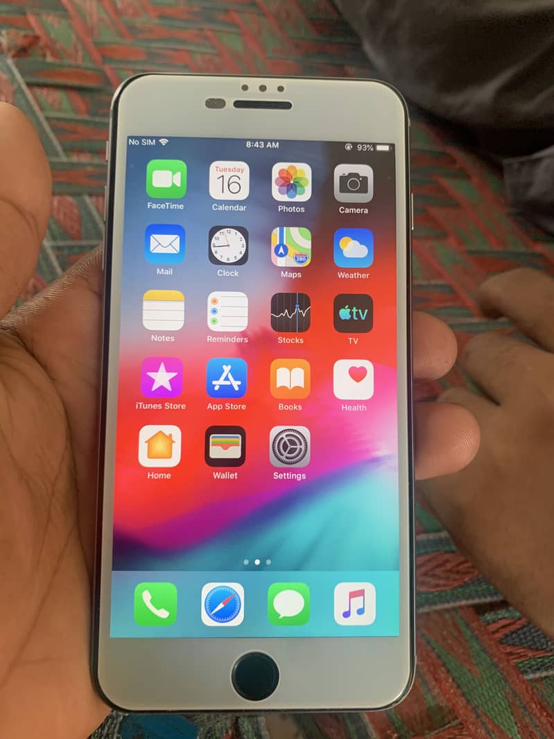 Apple iPhone 6 Plus 1