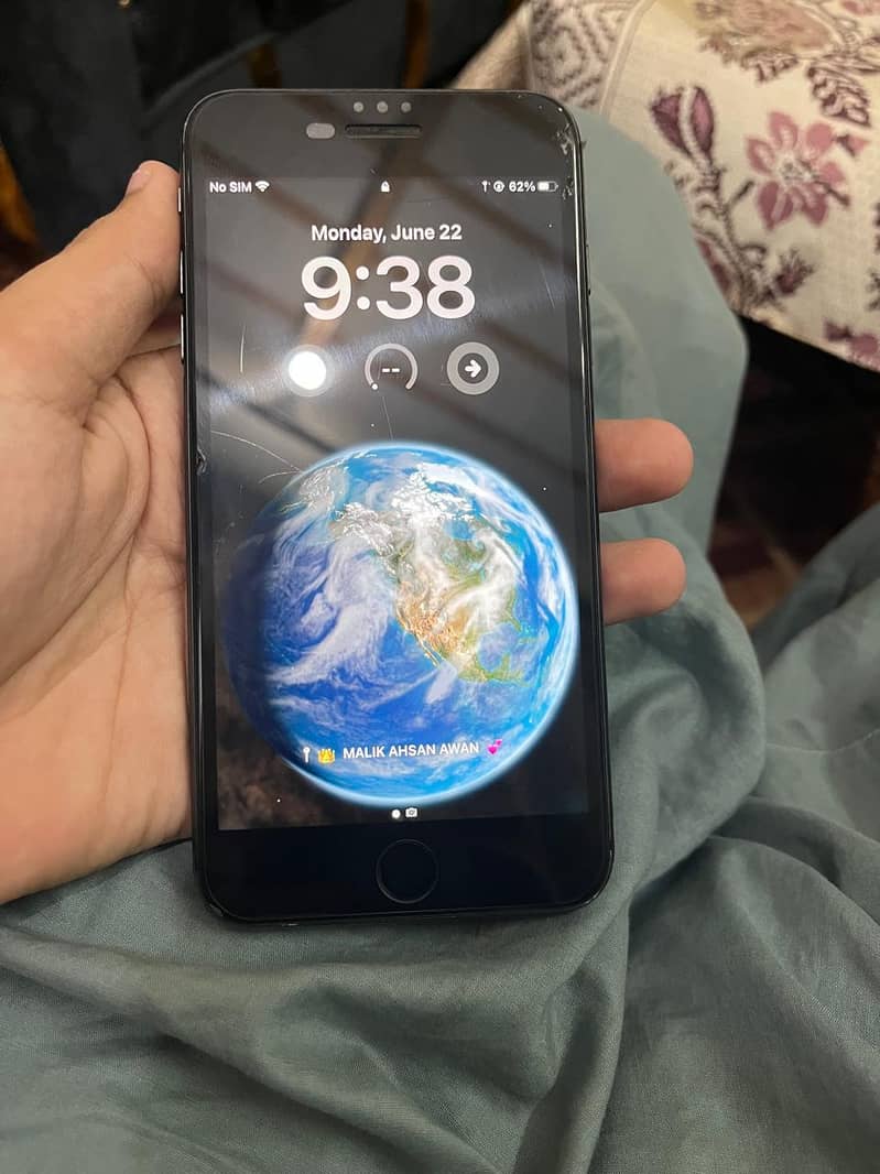 Apple iPhone 8 Plus 4