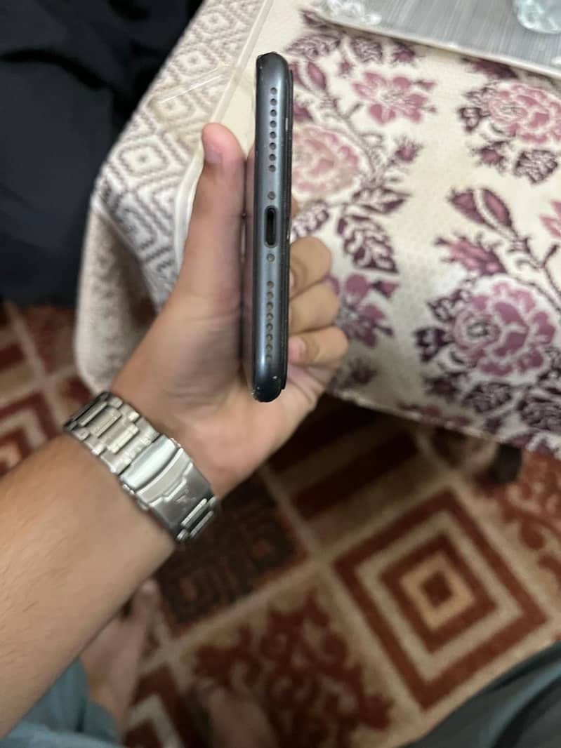 Apple iPhone 8 Plus 5