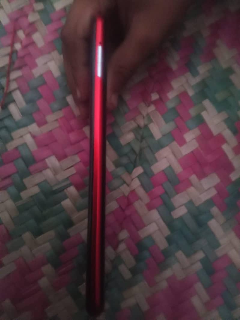 Sharp Aquos R3 4