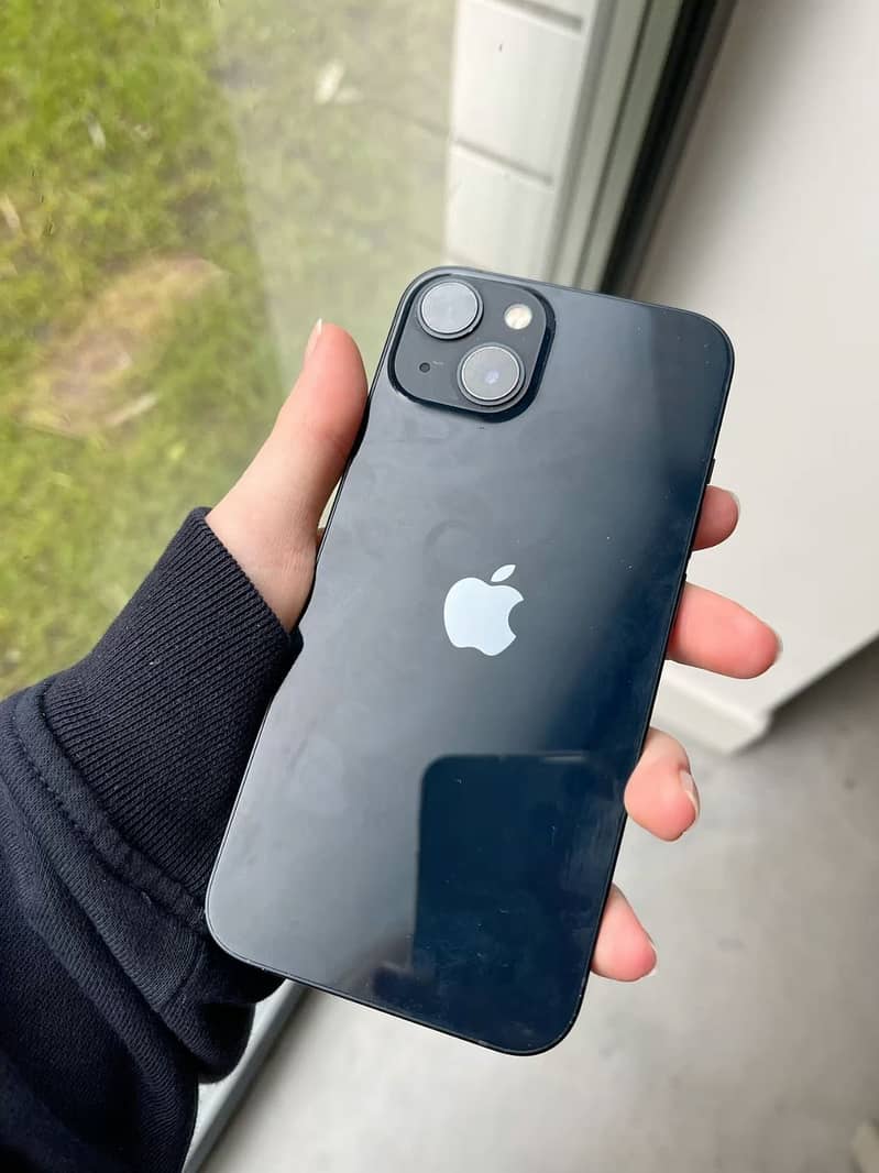 iPhone 13 0