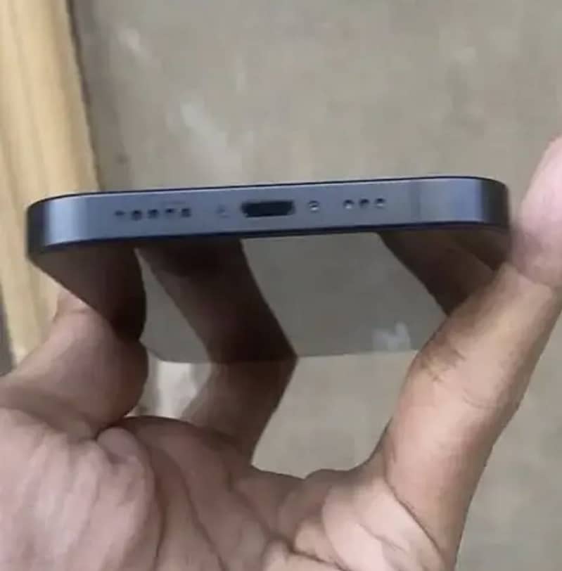 Apple iPhone 13 3