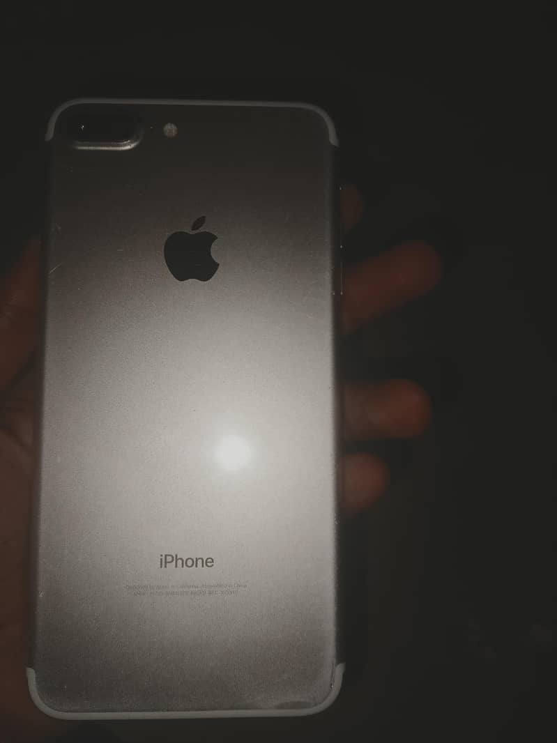 Apple iPhone 7 Plus 3