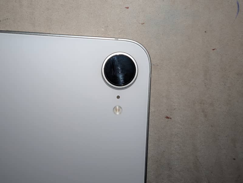 Apple iPhone 16e 6