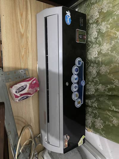 Pel 1.5 ton inverter ac in working condition